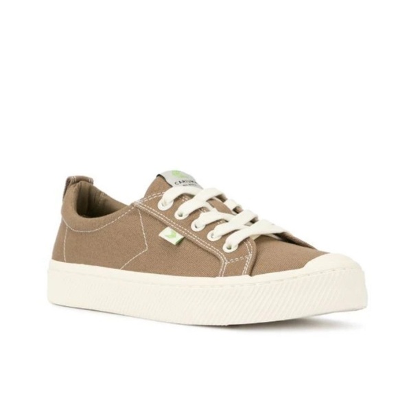 Conscious Cariuma OCA low-top canvas sneakers Size 7 - Picture 2 of 4